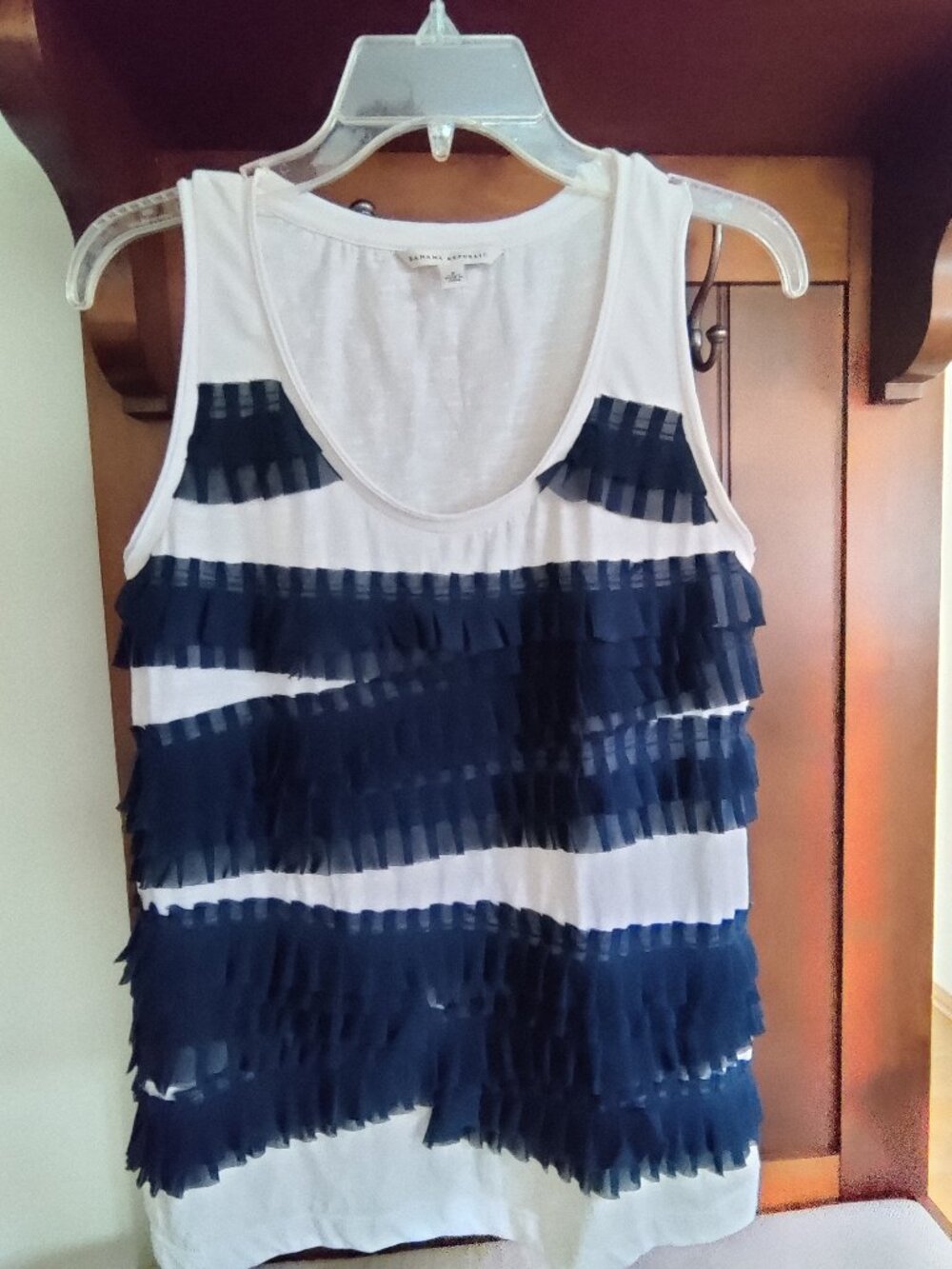 NWOT Banana Republic White Tank Top with Navy Blue Pleated Ruffles SZ-Small